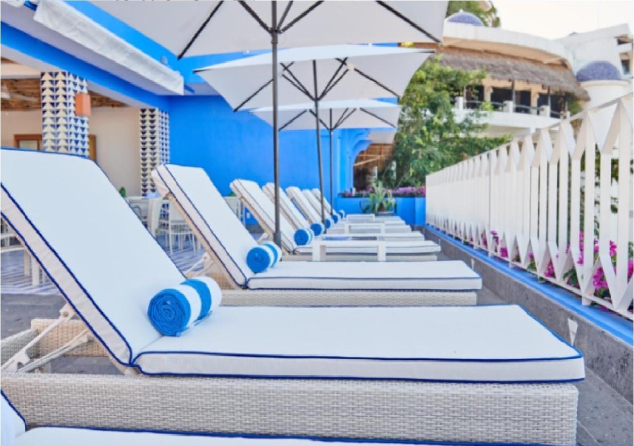 Hotel Luxury Patio Azul (Adults Only) Puerto Vallarta Dış mekan fotoğraf The pool at the Bel Air Hotel