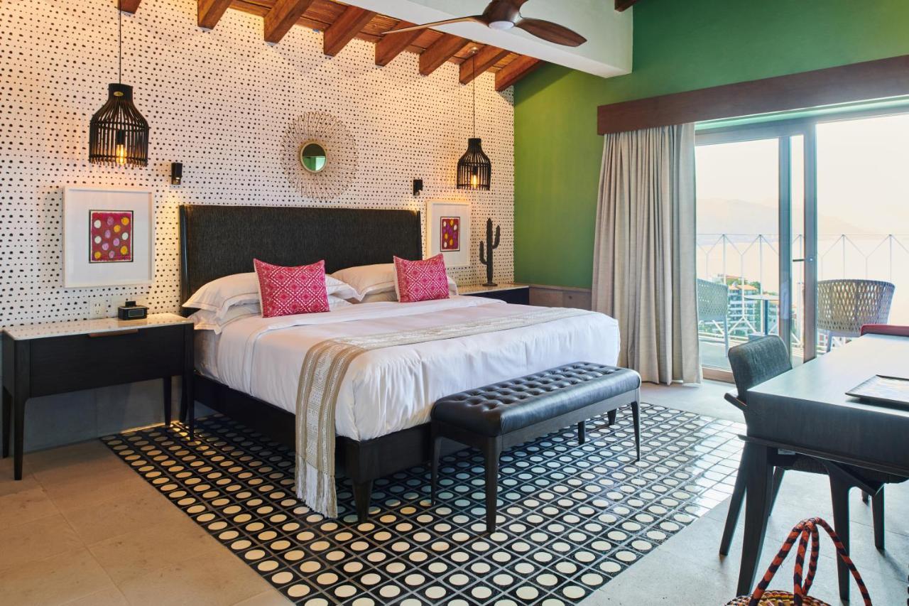 Hotel Luxury Patio Azul (Adults Only) Puerto Vallarta Dış mekan fotoğraf A bedroom at the hotel