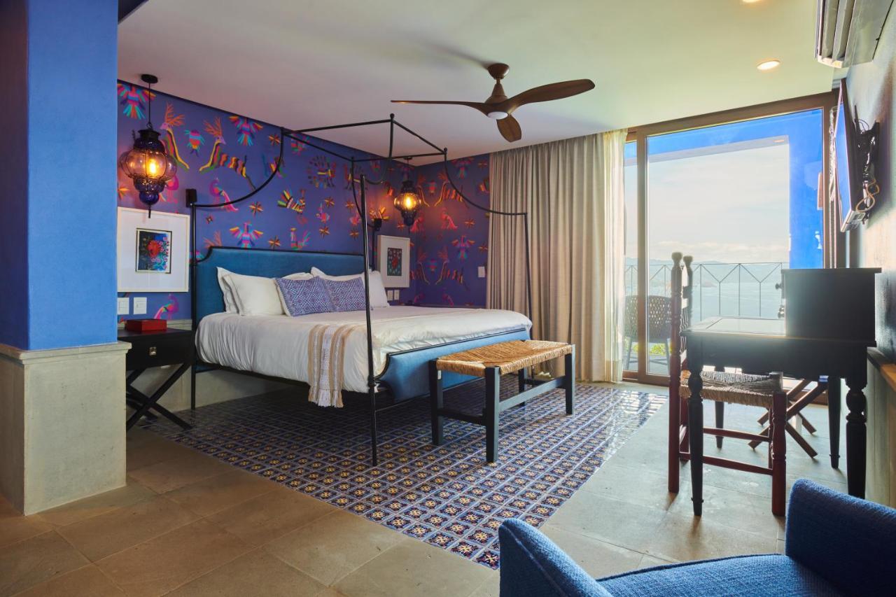 Hotel Luxury Patio Azul (Adults Only) Puerto Vallarta Dış mekan fotoğraf A bedroom at the hotel