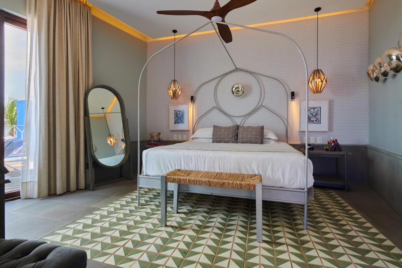 Hotel Luxury Patio Azul (Adults Only) Puerto Vallarta Dış mekan fotoğraf A bedroom at the hotel