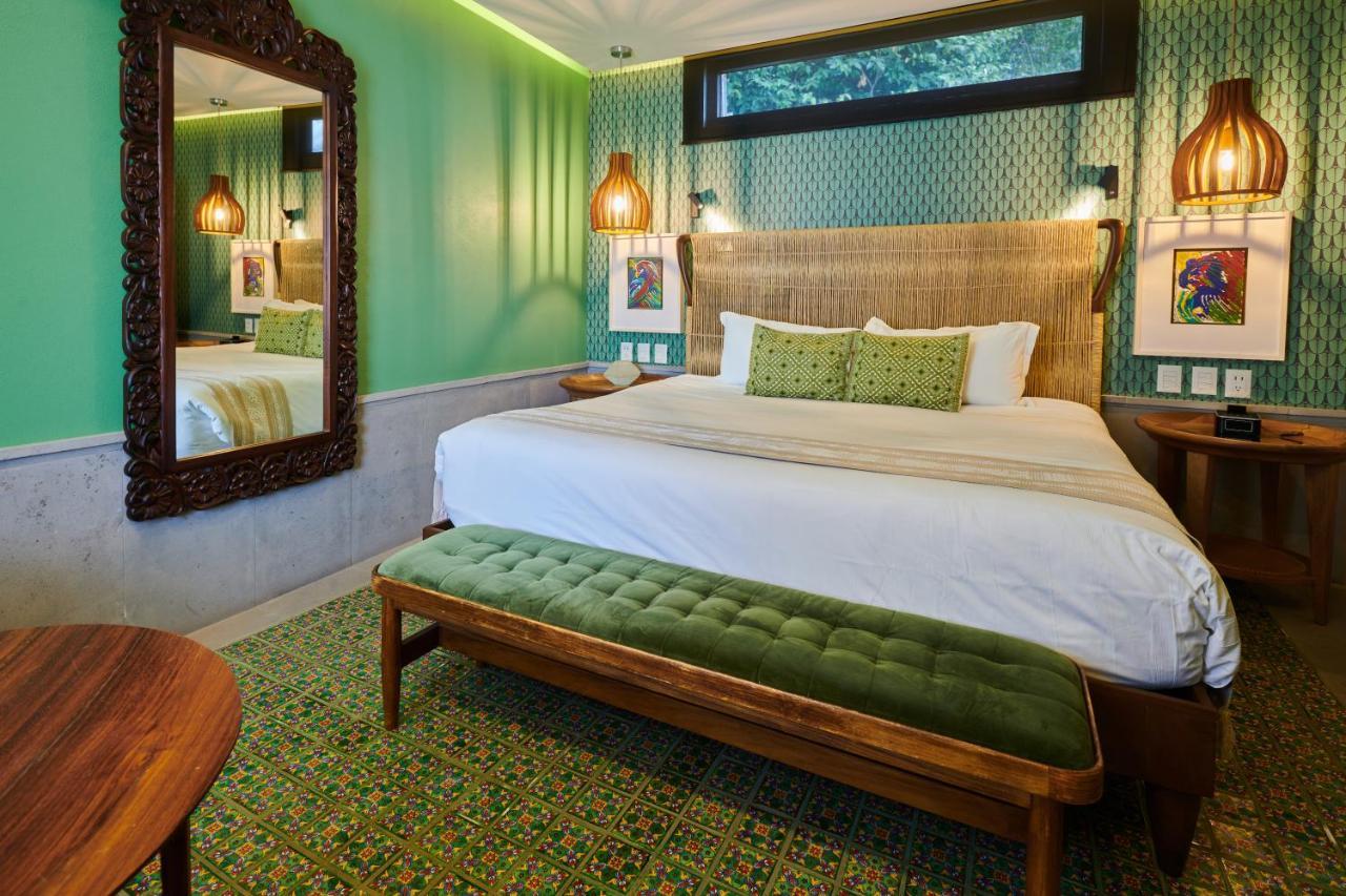 Hotel Luxury Patio Azul (Adults Only) Puerto Vallarta Dış mekan fotoğraf A bedroom at the hotel