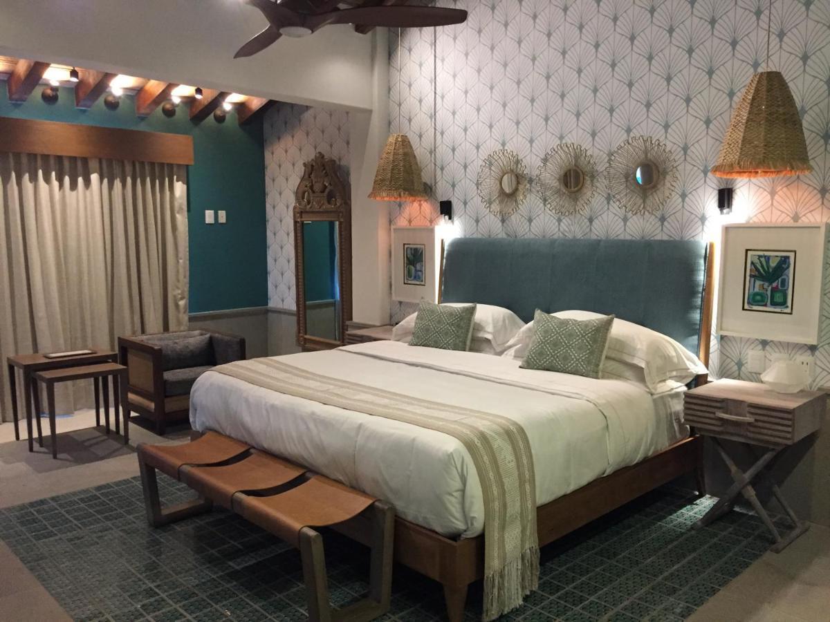 Hotel Luxury Patio Azul (Adults Only) Puerto Vallarta Dış mekan fotoğraf A bedroom at the hotel