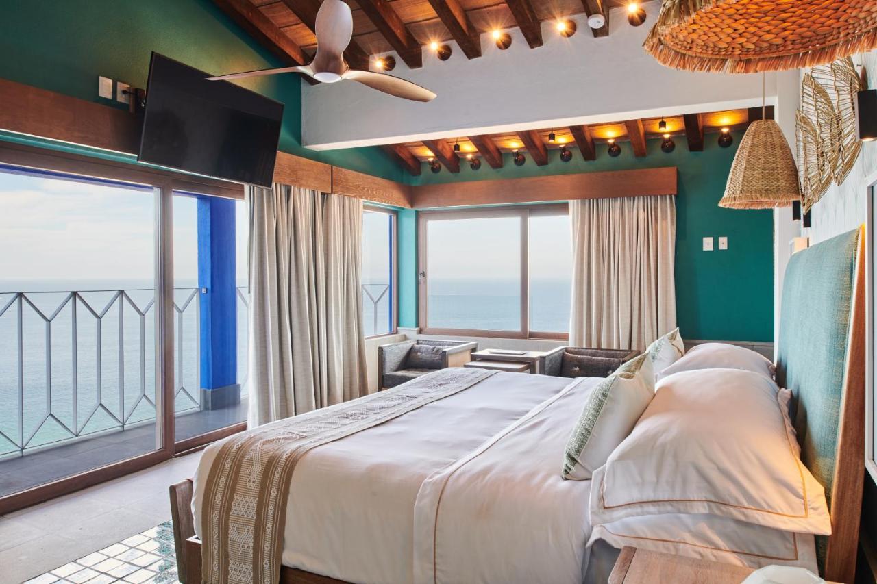 Hotel Luxury Patio Azul (Adults Only) Puerto Vallarta Dış mekan fotoğraf Suite at the Hotel