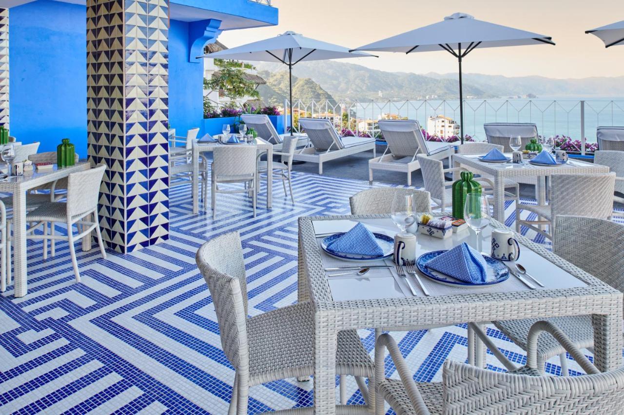 Hotel Luxury Patio Azul (Adults Only) Puerto Vallarta Dış mekan fotoğraf The rooftop bar at the hotel
